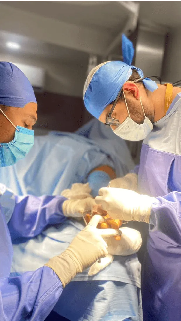El Dr. Bonilla en quirófano